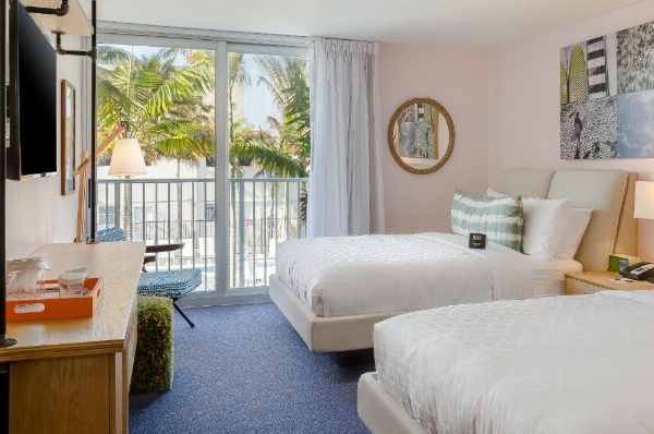 Plunge Beach Hotel image 19